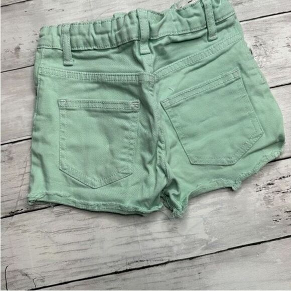 Denim & co mid-rise shorts 5-6 yrs in mint green - Picture 2 of 3